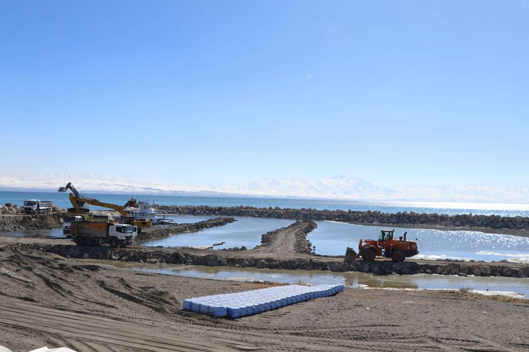 Van Gölü’nde alarma geçiren gelişme! Kayboluyor… - Resim: 10